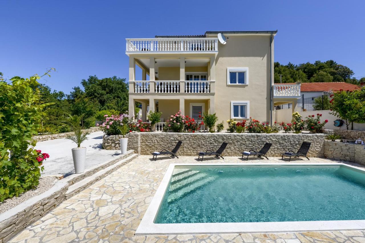 Haus Lilli Mit Pool Apartment Razanac Exterior photo