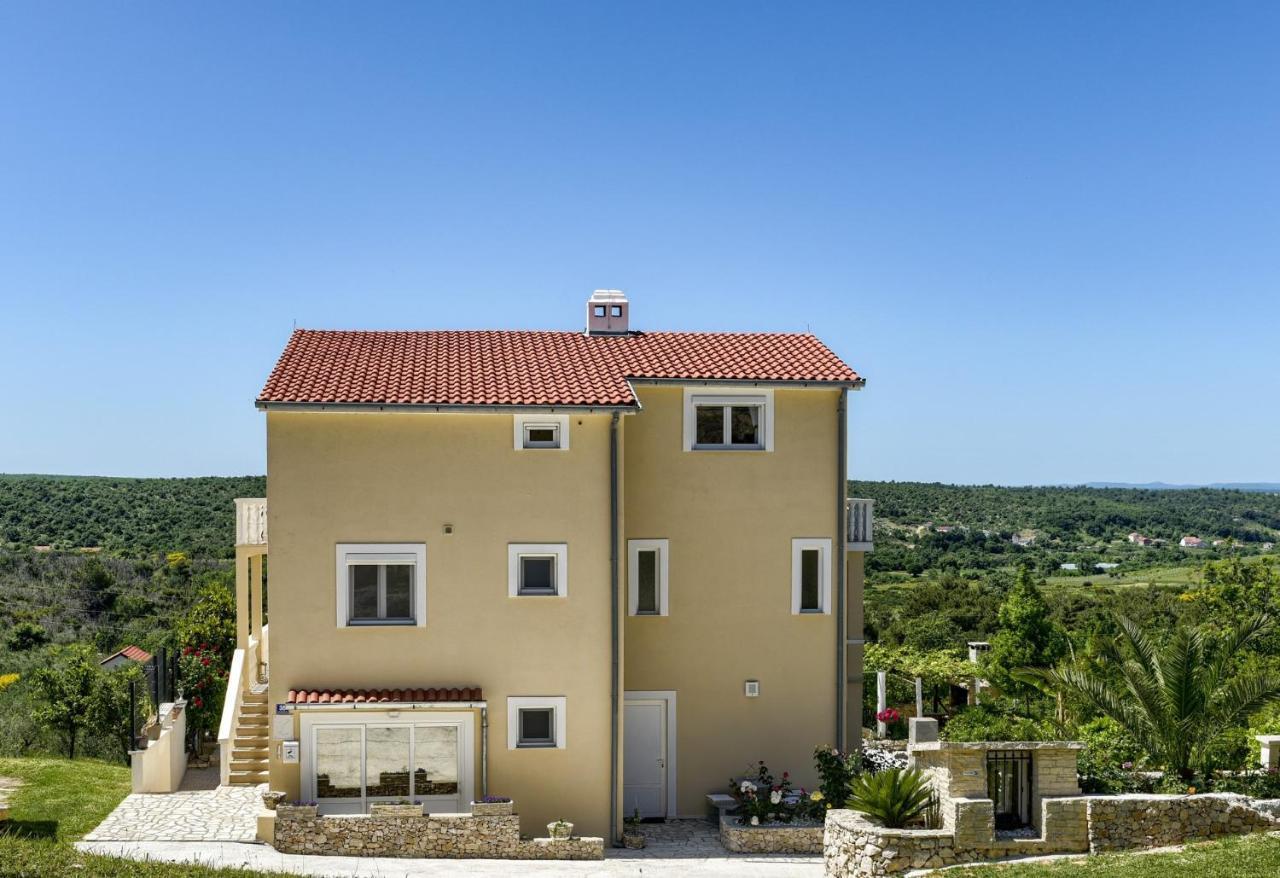 Haus Lilli Mit Pool Apartment Razanac Exterior photo