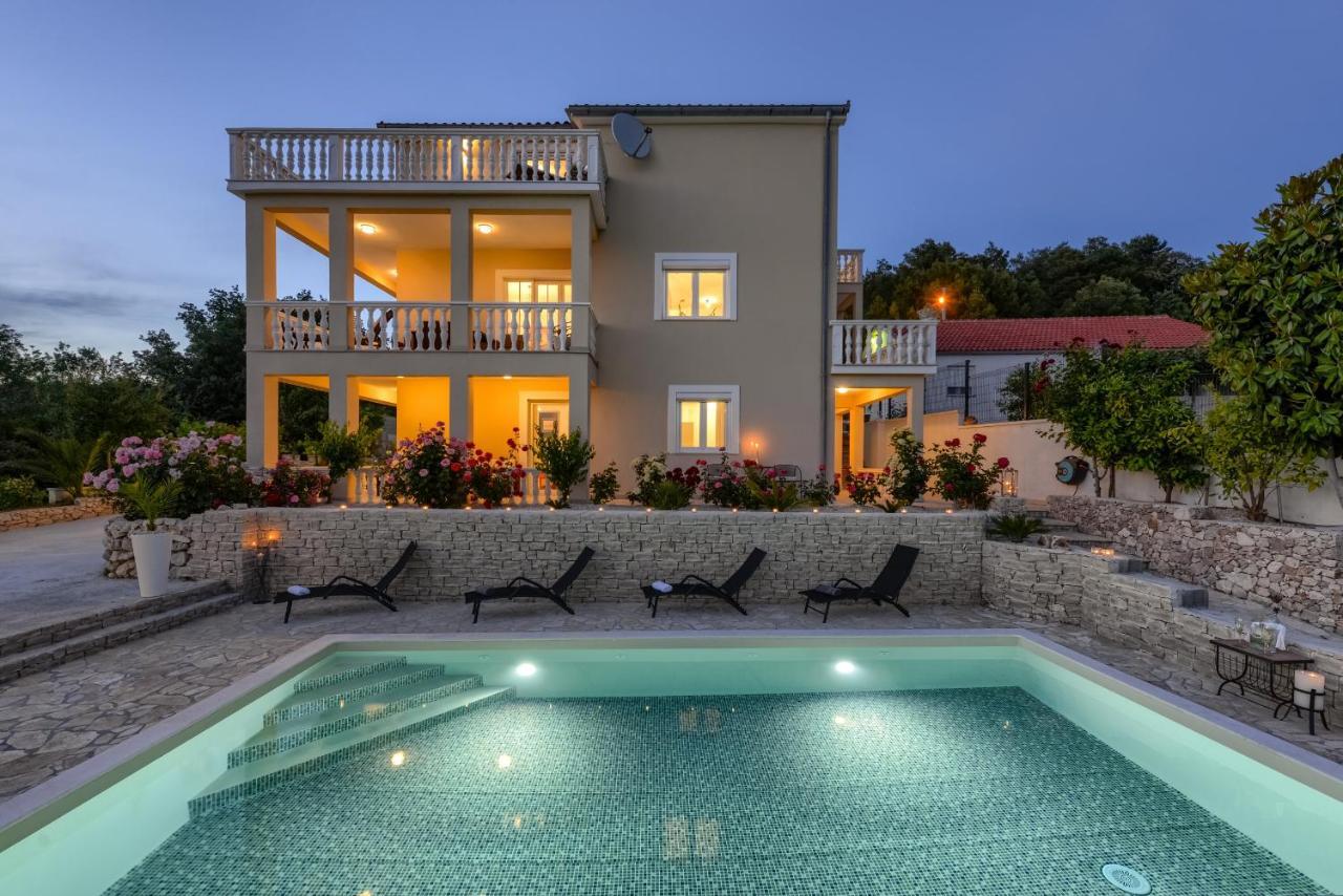 Haus Lilli Mit Pool Apartment Razanac Exterior photo